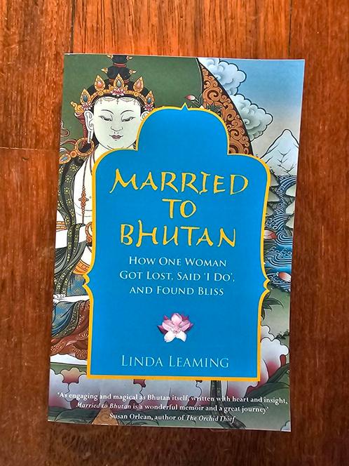 *NIEUW* Married to Bhutan - Linda Leaming, Boeken, Reisverhalen, Nieuw, Azië, Ophalen of Verzenden