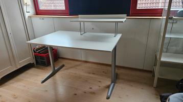 Prachtig, stabiel bureau, kantoor kwaliteit, met opzetstuk - afbeelding 3 Prachtig, stabiel bureau, kantoor kwaliteit, met opzetstuk - afbeelding 3