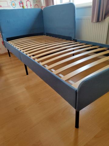 Blauw eenpersoons bedframe Ikea met lattenbodem - afbeelding 2 Blauw eenpersoons bedframe Ikea met lattenbodem - afbeelding 2