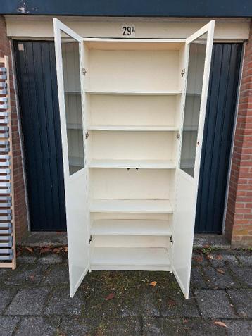 1 witte IKEA Billy boekenkast/legkast met 2 deuren en ramen - afbeelding 4 1 witte IKEA Billy boekenkast/legkast met 2 deuren en ramen - afbeelding 4