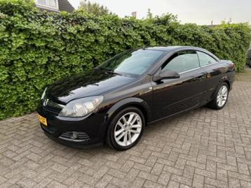 Opel ASTRA 1.6 TwinTop Cosmo
