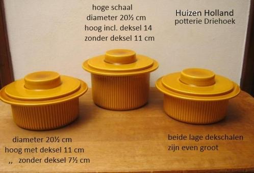 Huizen Holland noovo, 3 dekschalen + deksels, met ribbels, Huis en Inrichting, Keuken | Servies, Zo goed als nieuw, Schaal of Schalen