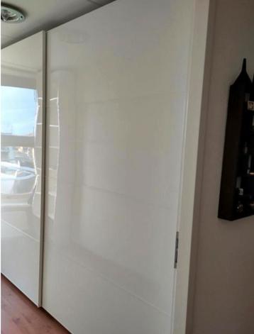 IKEA PAX kast 300 cm Anstad hoogglans schuifdeuren,compleet - afbeelding 1 IKEA PAX kast 300 cm Anstad hoogglans schuifdeuren,compleet - afbeelding 1