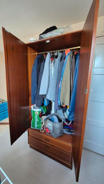 Mid Century Houten Garderobekast tegen elk aannemelijk bod. - afbeelding 3 Mid Century Houten Garderobekast tegen elk aannemelijk bod. - afbeelding 3