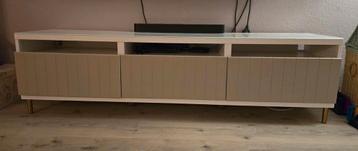 Ikea besta tv meubel met glasplaat - afbeelding 1 Ikea besta tv meubel met glasplaat - afbeelding 1