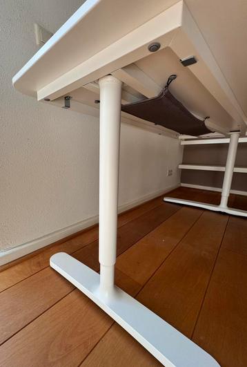 Verstelbaar hoekburo Ikea - afbeelding 3 Verstelbaar hoekburo Ikea - afbeelding 3