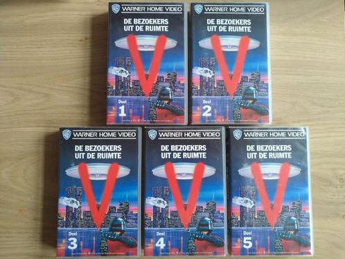 5x VHS video De Bezoekers uit de Ruimte ( 5 banden ), Cd's en Dvd's, VHS | Film, Gebruikt, Overige genres, Vanaf 16 jaar, Ophalen of Verzenden