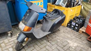 Piaggio sfera / 50cc origineel / projectje / geen kenteken