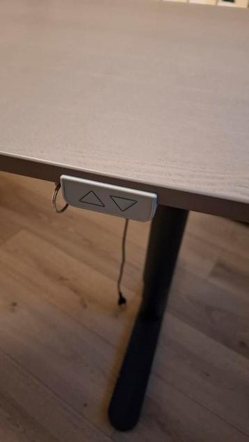 IKEA BEKANT zit/sta bureau: elektrisch verstelbaar - afbeelding 3 IKEA BEKANT zit/sta bureau: elektrisch verstelbaar - afbeelding 3