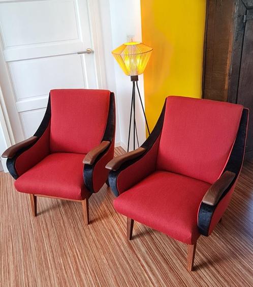 Set van 2 mid century fauteuils, nieuw gestoffeerd, Huis en Inrichting, Fauteuils, Zo goed als nieuw, Stof, 50 tot 75 cm, Minder dan 75 cm