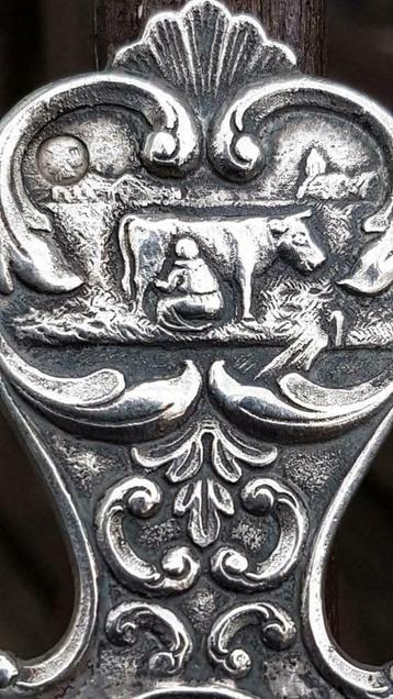 Antiek zilveren ,Zilveren theezeefje met keurmerken
