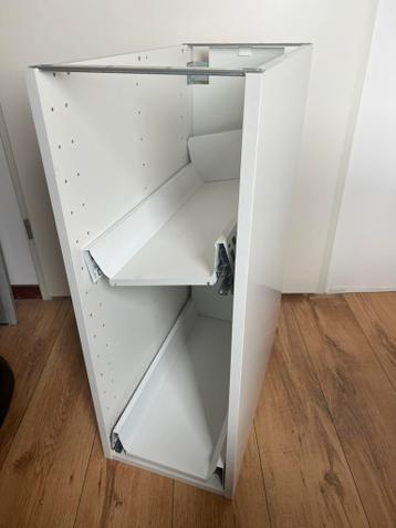 Onderkast ikea metod, met maximera uitrekbare kastinrichting - afbeelding 3 Onderkast ikea metod, met maximera uitrekbare kastinrichting - afbeelding 3