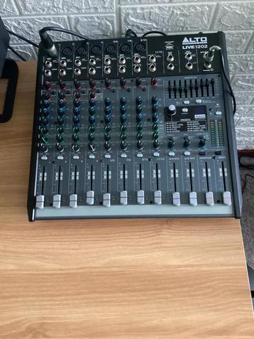 Alto Pro Live 1202 mixer in nieuwstaat incl. case/koffer