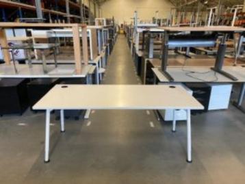 Bureau met knop 180x80xH68-88 cm, 39 stuks - afbeelding 18 Bureau met knop 180x80xH68-88 cm, 39 stuks - afbeelding 18