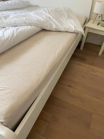 IKEA bed 160x200 - MALM achtig - afbeelding 6 IKEA bed 160x200 - MALM achtig - afbeelding 6