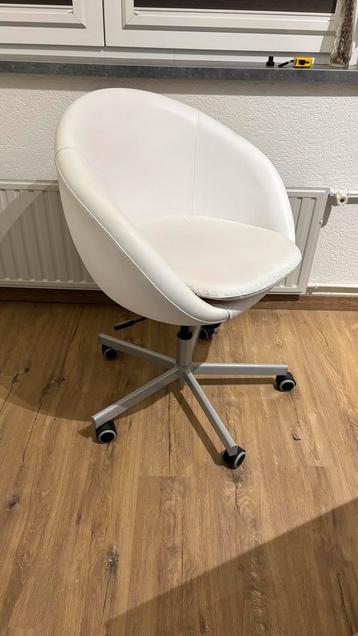 Bureau Ikea ‘GALANT’ 80x160 incl bureaustoel - afbeelding 7 Bureau Ikea ‘GALANT’ 80x160 incl bureaustoel - afbeelding 7