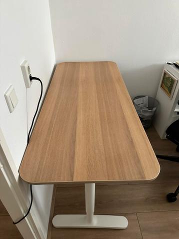 IKEA Bekant Bureau/Tafel - In hoogte verstelbaar 140 x 60 cm - afbeelding 2 IKEA Bekant Bureau/Tafel - In hoogte verstelbaar 140 x 60 cm - afbeelding 2