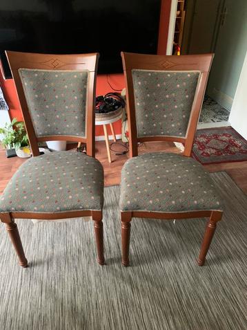 2 tafel stoelen 