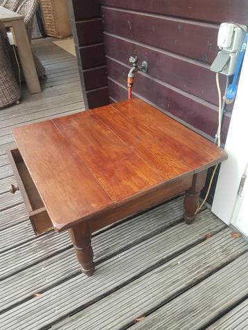 Eiken lage tafel, salontafel, vierkant, met lade