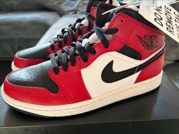 Nike Air Jordan mid Chicago toe maat 43