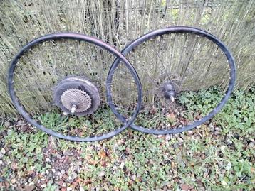 setje qwic 28 inch wielen met achterwielmotor