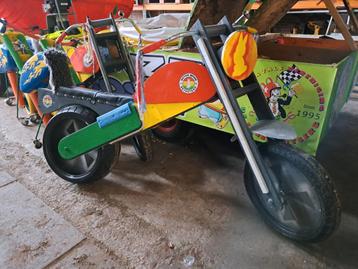 Loopmoter, loopmotoren, carnavals wagen 