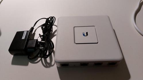 Ubiquiti UniFi Security Gateway USG, Computers en Software, Routers en Modems, Gebruikt, Router, Ophalen of Verzenden