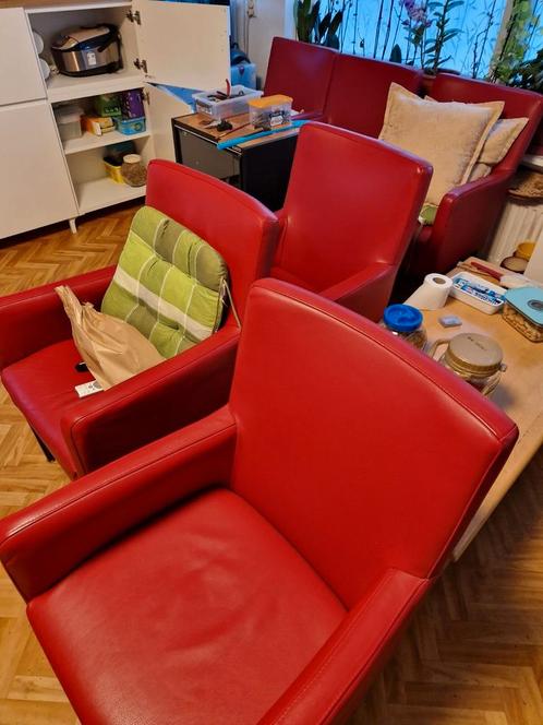 4x rode stoelen kunstleer b56 d67 zithoogte 49, Huis en Inrichting, Stoelen, Zo goed als nieuw, Ophalen