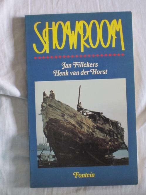 Showroom - Jan Fillekers en Henk van der Horst, Boeken, Film, Tv en Media, Nieuw, Tv-serie, Ophalen of Verzenden