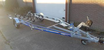 DEMO - TIKI T1800MR Trailer met Wegklapbare LED verlichting