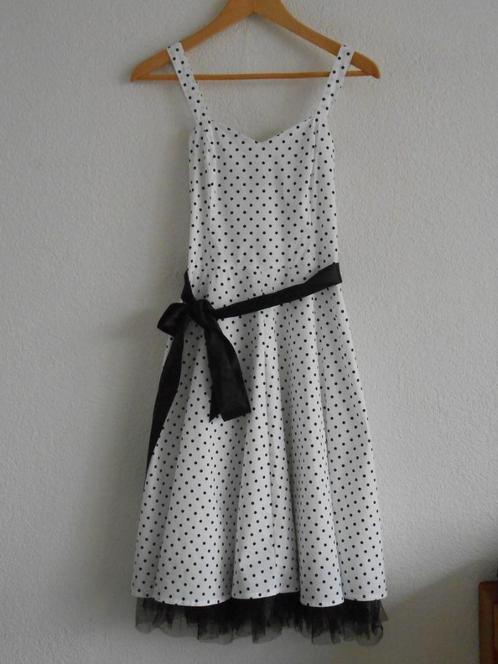 Witte jurk met zwart kant en polka dots 40, Kleding | Dames, Jurken, Zo goed als nieuw, Maat 38/40 (M), Wit, Knielengte, Ophalen of Verzenden