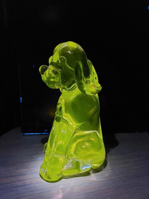 Mangaan glazen hondje, Antiek en Kunst, Antiek | Glas en Kristal, Ophalen of Verzenden