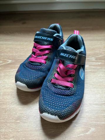 Mooie nette Skechers schoenen (maat 32)