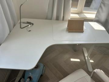 Ikea bekant hoekbureau - afbeelding 1 Ikea bekant hoekbureau - afbeelding 1