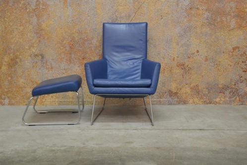 ZGANieuw! blauwe leren Label Don fauteuil + evt hocker!, Huis en Inrichting, Fauteuils, Zo goed als nieuw, Leer, Metaal, 50 tot 75 cm