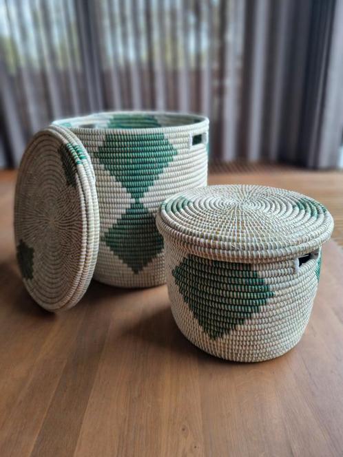 Afrikaanse wasmand opbergmand groen wit, Huis en Inrichting, Woonaccessoires | Schalen en Manden, Nieuw, Rond, Overige materialen