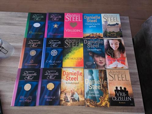 Grote collectie Danielle Steel boeken, Boeken, Detectives, Zo goed als nieuw, Ophalen of Verzenden