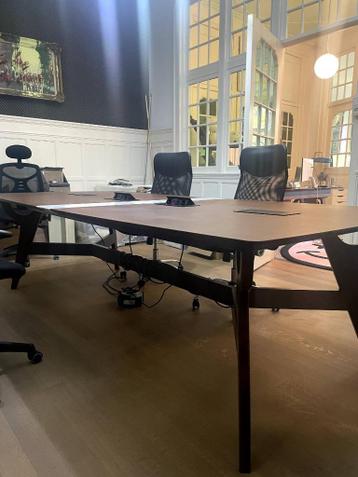 (Negotiable) NEEDS TO GO: Design walnootfineer kantoortafels - afbeelding 4 (Negotiable) NEEDS TO GO: Design walnootfineer kantoortafels - afbeelding 4