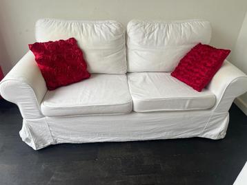 IKEA bank EKTORP 2 personen + IKEA poef - afbeelding 1 IKEA bank EKTORP 2 personen + IKEA poef - afbeelding 1