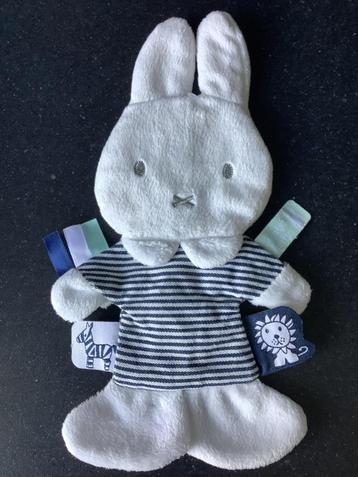 Nijntje Miffy knisper knuffeldoekje lapje gestreept   2,50