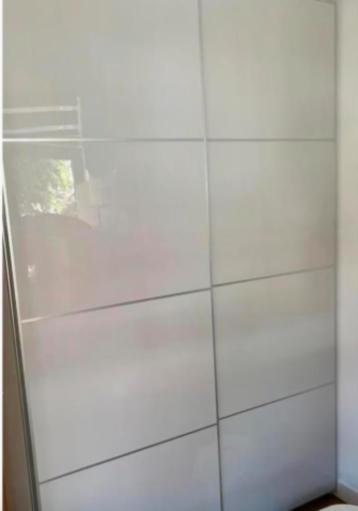 Ikea Pax schuifdeuren melkglas 150x236 cm - afbeelding 2 Ikea Pax schuifdeuren melkglas 150x236 cm - afbeelding 2