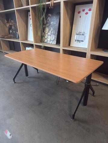 Werndl Electrische bureau 180x90xH65-110 cm, 10 stuks - afbeelding 2 Werndl Electrische bureau 180x90xH65-110 cm, 10 stuks - afbeelding 2