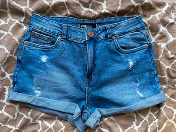 Zo goed als nieuw korte broek short jeans mt M FB Sister