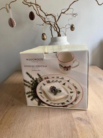 Kerstservies van Wedgwood nieuw in doos 4 delig wit huis