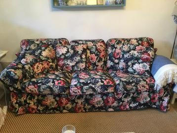 Ikea Ektorp 3-zits bankhoes + kussen - afbeelding 2 Ikea Ektorp 3-zits bankhoes + kussen - afbeelding 2