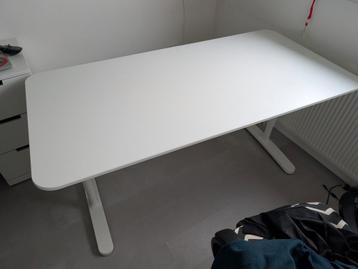 Ikea Bureau Bekant wit - afbeelding 1 Ikea Bureau Bekant wit - afbeelding 1
