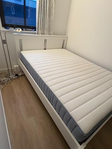 Bedframe en Matras IKEA - afbeelding 4 Bedframe en Matras IKEA - afbeelding 4