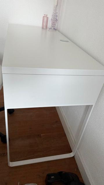 IKEA MALM Bureau + Bureaustoel - Amsterdam Zuid - afbeelding 5 IKEA MALM Bureau + Bureaustoel - Amsterdam Zuid - afbeelding 5