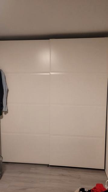 Ikea Pax Schuifdeuren wit 2 stuks (200x236) met softclose - afbeelding 3 Ikea Pax Schuifdeuren wit 2 stuks (200x236) met softclose - afbeelding 3