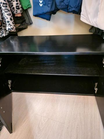 Zwarte Kast met Deuren - afbeelding 2 Zwarte Kast met Deuren - afbeelding 2